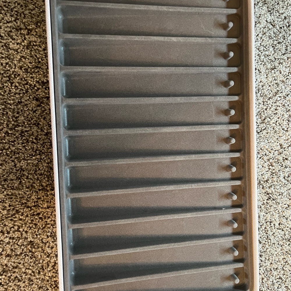 Jewelry holder